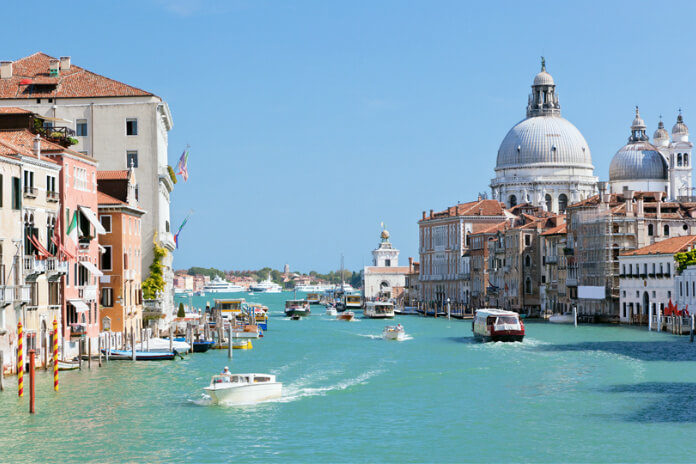 Pohled na kanál v Benátkách
