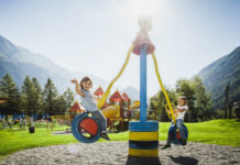 Děti na atrakci v Ötztaler Funpark