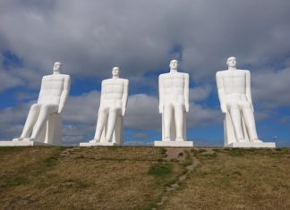 Mennesket ved havet (Muži vítající moře)