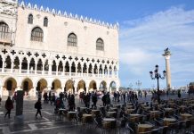 Dóžecí palác na náměstí San Marco (Benátky)