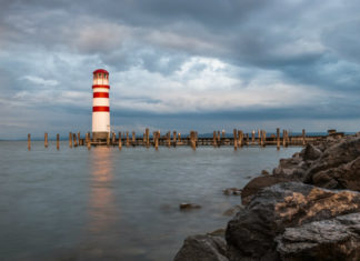 Maják Podersdorf Maják v Podersdorfu u jezera Neusiedler