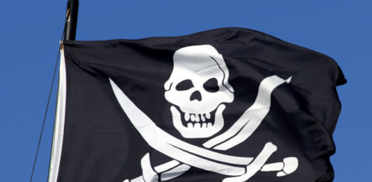 Plujte s piráty na Černé perle Pirátská vlajka