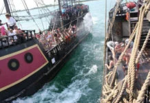 Plavba na pirátské lodi Jolly Roger Pirátské lodi Jolly Roger