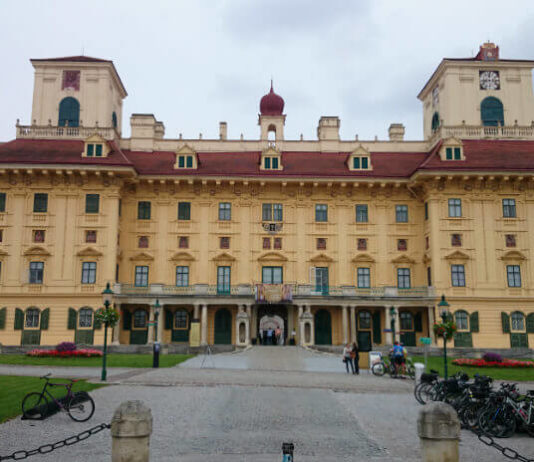 Zámek Esterházy Zámek Esterházy v Eisenstadtu