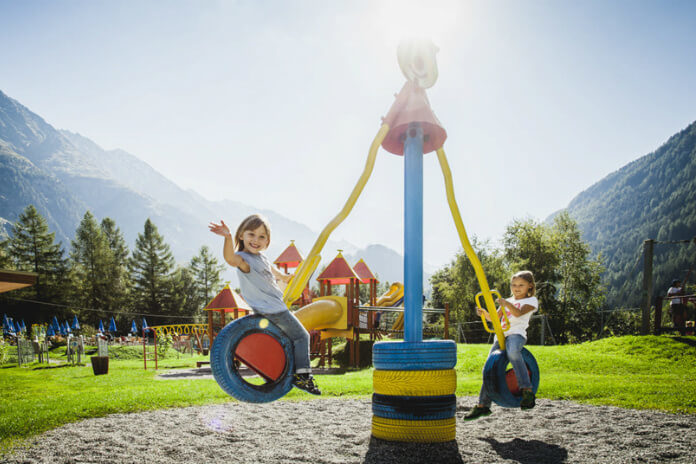 Děti na atrakci v Ötztaler Funpark
