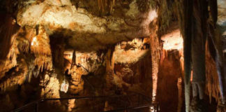 Krápníková jeskyně Baredine Krápníková jeskyně Baredine