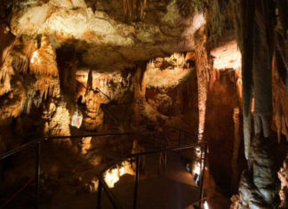 Krápníková jeskyně Baredine