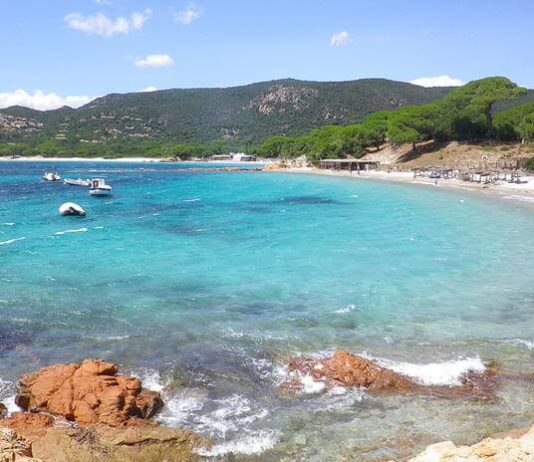 Palombaggia – nejkrásnější pláž Korsiky Pláž Palombaggia