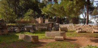 Římské ruiny u náměstí Marafor Ruiny římských chrámů v Poreči