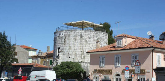 Kulatá věž v Poreči Kulatá věž v Poreči