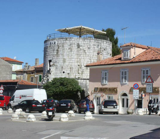 Kulatá věž v Poreči Kulatá věž v Poreči