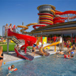 Skluzavky u dětského bazénu v Sonnentherme