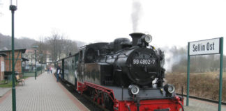 Parní vláček Rasender Roland Parní vláček Rasender Roland (Krkolomný Roland)