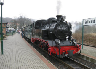 Parní vláček Rasender Roland Parní vláček Rasender Roland (Krkolomný Roland)