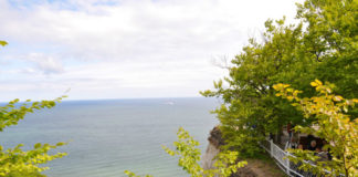 Königsstuhl – křídové útesy v přírodním parku Jasmund Vyhlídková plošina na Koenigsstuhl