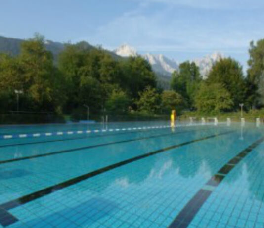 Aquacentrum Alpspitz Wellenbad Garmisch-Partenkirchen Alpspitz Wellenbad Garmisch-Partenkirchen - venkovní plavecký bazén