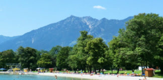 Přírodní koupaliště Kainzenbad Přírodní koupaliště Kaizenbad v Garmisch-Partenkirchenu