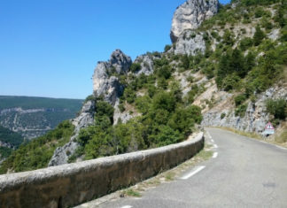 Gorges de la Nesque na kole Les Gorges de la Nesque
