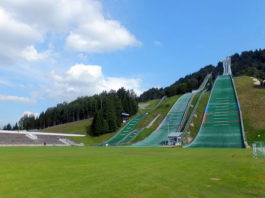 Olympijský stadion a skokanské můstky v Garmisch-Partenkirchenu Skokanské můstky v Garmisch-Partenkirchenu