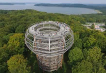 Naturerbe Zentrum Rügen s procházkou v korunách stromů Naturerbe Zentrum Rügen - vyhlídková věž Orlí hnízdo