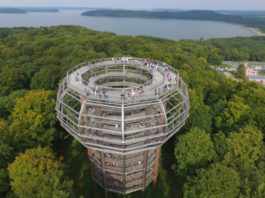 Naturerbe Zentrum Rügen - vyhlídková věž Orlí hnízdo
