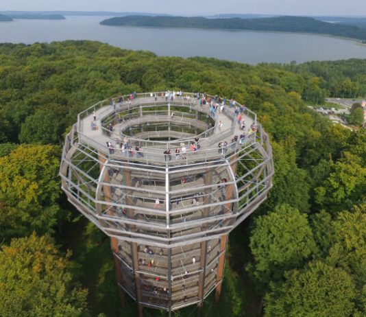 Naturerbe Zentrum Rügen - vyhlídková věž Orlí hnízdo