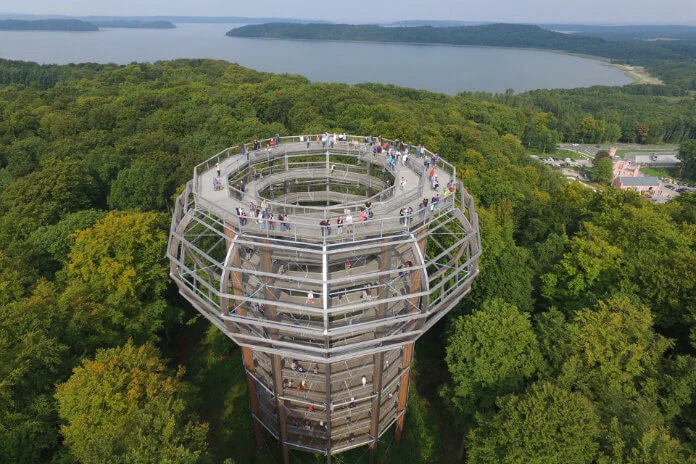 Naturerbe Zentrum Rügen - vyhlídková věž Orlí hnízdo