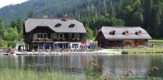 Jezero Jägersee - pohled na penzion