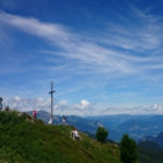 Vrchol Spieljoch s křížem