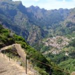 Sestup Oslí stezkou do Curral das Freiras