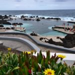 Koupání ve vulkanických přírodních bazénech v Porto Moniz