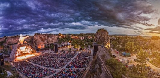 Přírodní amfiteátr v lomu Piedra v St. Margarethen