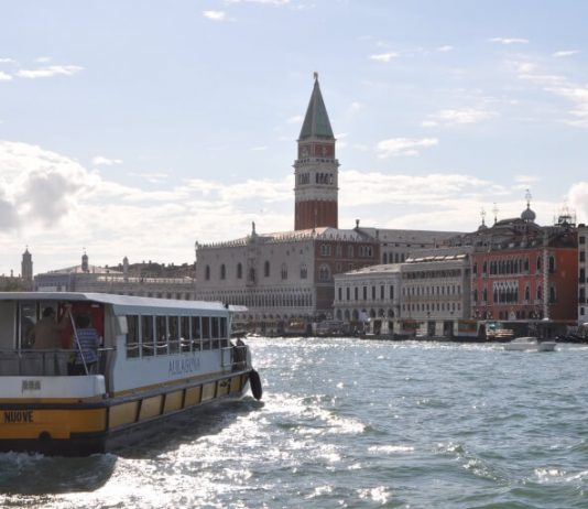 Dóžecí palác na náměstí San Marco (Benátky)