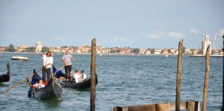 Projížďka na gondole v Benátkách Projížďka na gondole v Benátkách