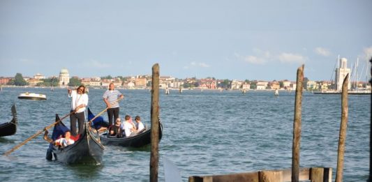 Projížďka na gondole v Benátkách