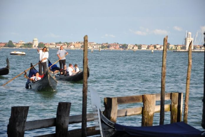 Projížďka na gondole v Benátkách