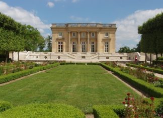 Malý Trianon a vesnička Marie Antoinetty Malý Trianon ve Versailles