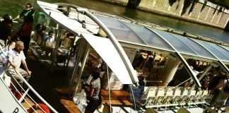 Batobus na Seině – nejlepší doprava po pařížských památkách Batobus - lodní autobus na Seině