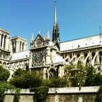 Pohled z paluby na katedrálu Notre-Dame