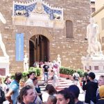 Vchod do Palazzo Vecchio s replikou sochy Davida od Michelangela Buonarrotiho