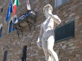 Replika sochy Davida od Michelangela Buonarrotiho na náměstí Piazza della Signoria