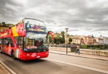 Vyhlídkový autobus ve Florencii