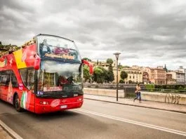 Hop-on hop-off vyhlídkový autobus ve Florencii Vyhlídkový autobus ve Florencii