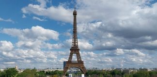 Eiffelova věž (La Tour Eiffel) Eiffelova věž (La Tour Eiffel)