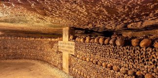 Pařížské katakomby Pařížské katakomby