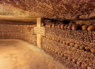 Pařížské katakomby Pařížské katakomby