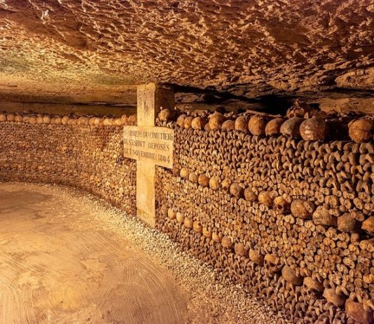 Pařížské katakomby