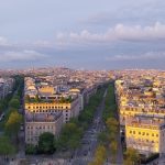 Výhled z terasy Vítězného oblouku